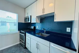 935 8th St, Miami Beach, FL 33139 - Photo 17