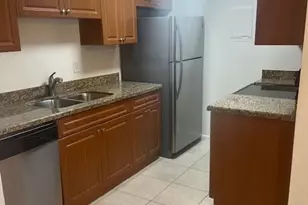 639 Executive Center Dr, West Palm Beach, FL 33401 - Photo 3