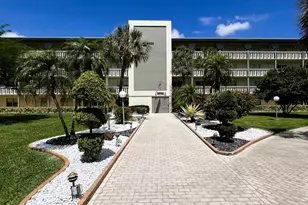 2902 Victoria Cir, Coconut Creek, FL 33066 - Photo 27