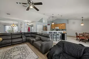 2674 SE Creston Ln, Port Saint Lucie, FL 34952 - Photo 9