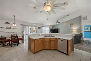 2674 SE Creston Ln, Port Saint Lucie, FL 34952 - Photo 7