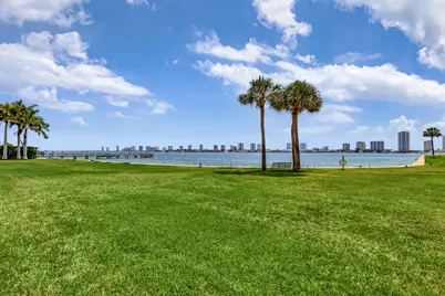 2936 Lake Shore Drive #309, Riviera Beach, FL 33404 - Photo 9