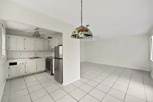 392 Markham R, Deerfield Beach, FL 33442 - Photo 5
