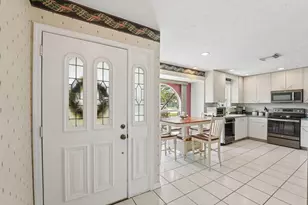 902 Egret Ave, Fort Pierce, FL 34982 - Photo 5