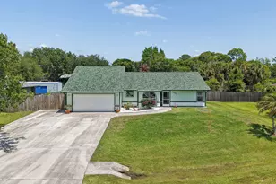 902 Egret Ave, Fort Pierce, FL 34982 - Photo 3