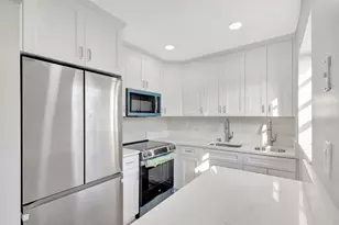 121 Bedford E, West Palm Beach, FL 33417 - Photo 9