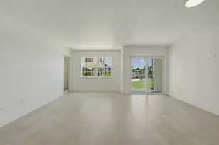 700 Pine Dr, Pompano Beach, FL 33060 - Photo 1