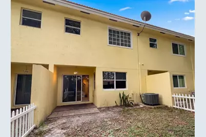 917 Imperial Lake Road, West Palm Beach, FL 33413 - Photo 5