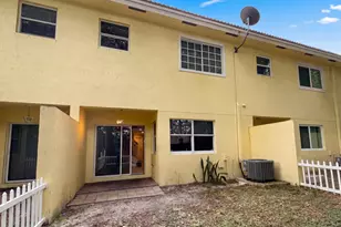 917 Imperial Lake Rd, West Palm Beach, FL 33413 - Photo 5