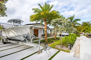 807 Hollywood Pl, West Palm Beach, FL 33405 - Photo 11