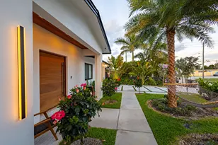 807 Hollywood Pl, West Palm Beach, FL 33405 - Photo 3