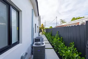 807 Hollywood Pl, West Palm Beach, FL 33405 - Photo 59