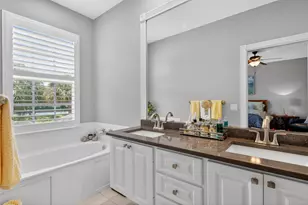 423 Capistrano Dr, Palm Beach Gardens, FL 33410 - Photo 37
