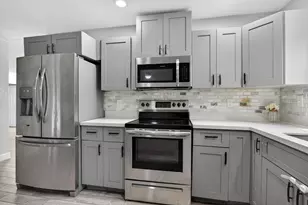 7504 NW 40th Pl, Coral Springs, FL 33065 - Photo 3