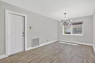 7504 NW 40th Pl, Coral Springs, FL 33065 - Photo 11