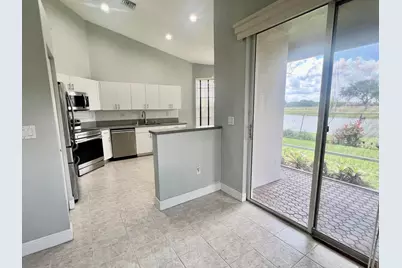7801 S Aragon Boulevard #4, Sunrise, FL 33322 - Photo 5