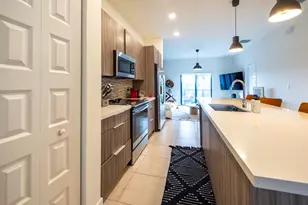 7925 NW 104th Ave, Doral, FL 33178 - Photo 7
