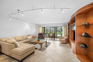 22 Westgate Ln, Boynton Beach, FL 33436 - Photo 9