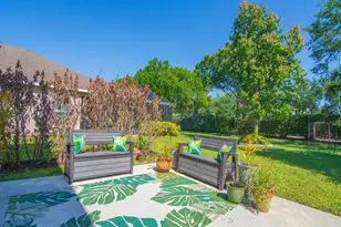 521 N Valencia Cir SW, Vero Beach, FL 32968 - Photo 27