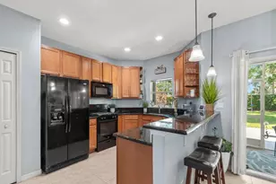 521 N Valencia Cir SW, Vero Beach, FL 32968 - Photo 9