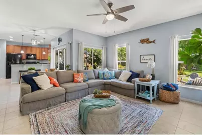 521 N Valencia Circle SW, Vero Beach, FL 32968 - Photo 13