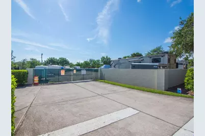 521 N Valencia Circle SW, Vero Beach, FL 32968 - Photo 51