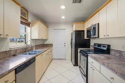 2241 NW 3rd Street, Pompano Beach, FL 33069 - Photo 9