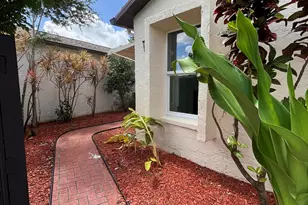 5430 Mirror Lakes Blvd, Boynton Beach, FL 33472 - Photo 3