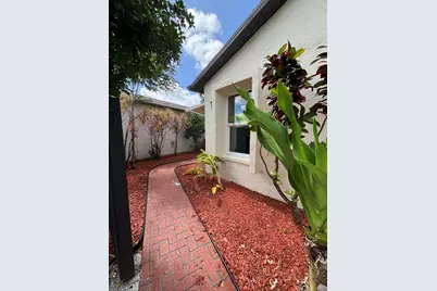 5430 Mirror Lakes Boulevard, Boynton Beach, FL 33472 - Photo 3