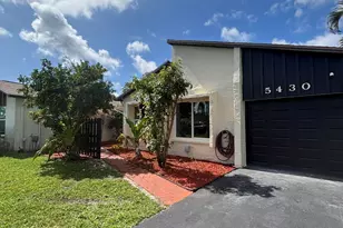 5430 Mirror Lakes Blvd, Boynton Beach, FL 33472 - Photo 1