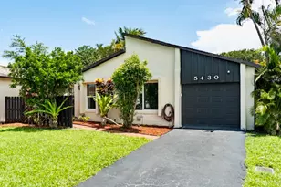 5430 Mirror Lakes Blvd, Boynton Beach, FL 33472 - Photo 1