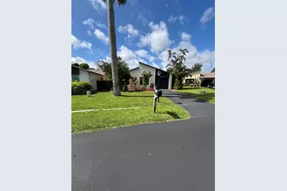 5430 Mirror Lakes Boulevard, Boynton Beach, FL 33472 - Photo 3
