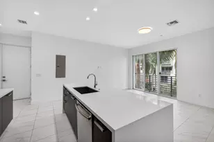 1044 NE 18th Ave, Fort Lauderdale, FL 33304 - Photo 13