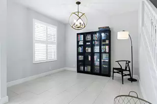 573 Cocoplum Dr Dr E, Jupiter, FL 33458 - Photo 5