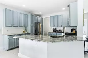 573 Cocoplum Dr Dr E, Jupiter, FL 33458 - Photo 9