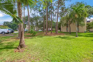 8421 Forest Hills Dr, Coral Springs, FL 33065 - Photo 23