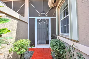 9531 Crescent View Dr N, Boynton Beach, FL 33437 - Photo 3