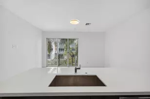1044 NE 18th Ave, Fort Lauderdale, FL 33304 - Photo 13