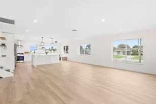 3905 Flag Dr, Palm Beach Gardens, FL 33410 - Photo 11