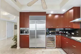 6000 Island Blvd, Aventura, FL 33160 - Photo 11