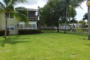 960 Crystal Lake Dr, Deerfield Beach, FL 33064 - Photo 5