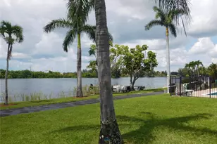960 Crystal Lake Dr, Deerfield Beach, FL 33064 - Photo 3