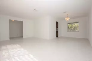 1122 NW 82nd Ave, Coral Springs, FL 33071 - Photo 11