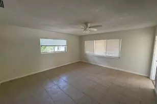 265 SW 7th St, Boca Raton, FL 33432 - Photo 3