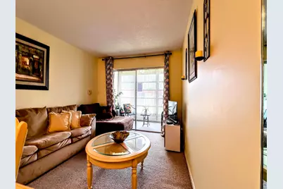 8901 Sunrise Lakes Boulevard #307, Sunrise, FL 33322 - Photo 7