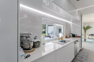 7520 NW 8th Ct, Plantation, FL 33317 - Photo 3