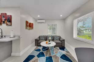 2633 NE 3rd Ave, Wilton Manors, FL 33334 - Photo 3