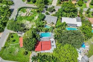 2633 NE 3rd Ave, Wilton Manors, FL 33334 - Photo 17