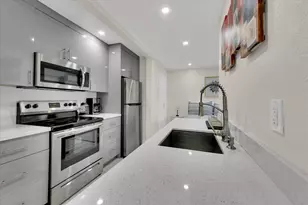 2633 NE 3rd Ave, Wilton Manors, FL 33334 - Photo 5