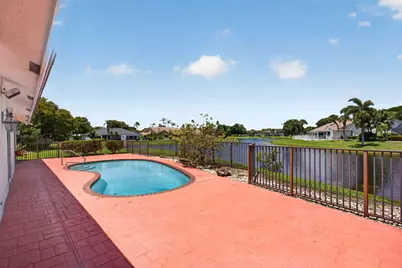 8725 Banyan Court, Tamarac, FL 33321 - Photo 11